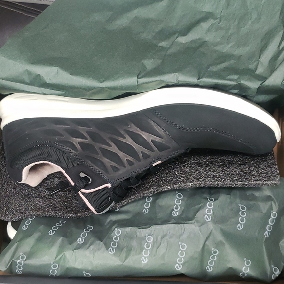 ECCO Exceed Low Women's Fashion Sneaker - Picture 10 of 10